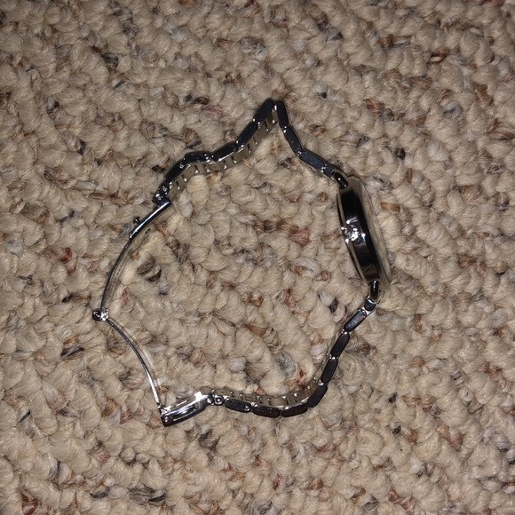 Michael Kors Womens Watch Silver - Picture 5 of 6